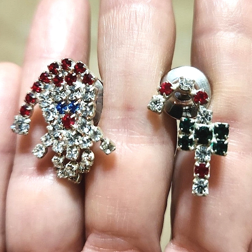 Saks 5th Avenue Set Of 2 Swarovski Crystal Christmas Clutch Pins